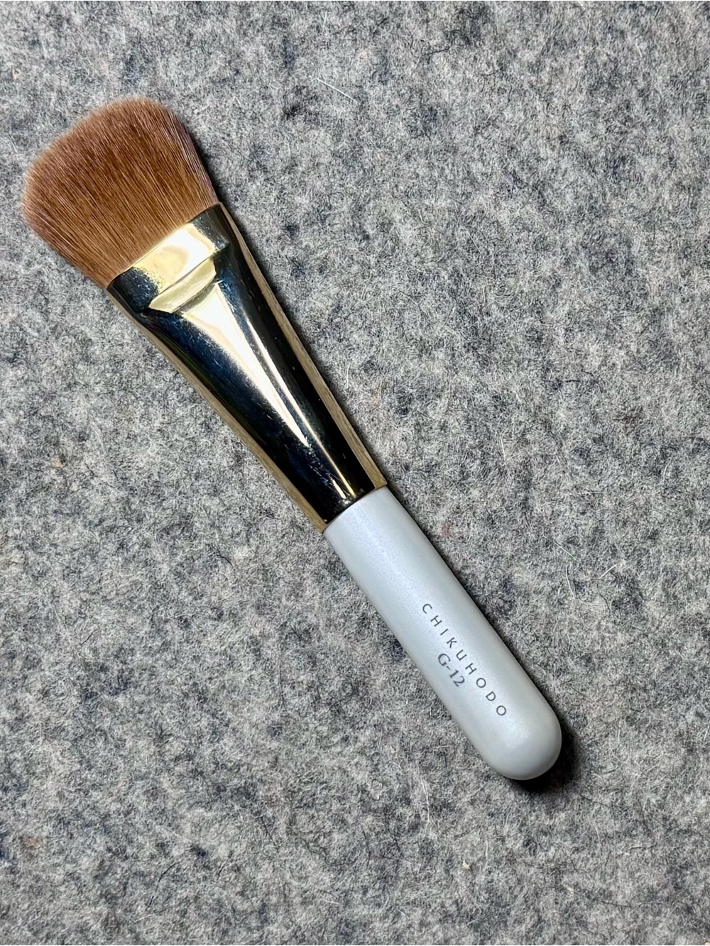 Chikuhodo G-12 Liquid Foundation Brush-Weasel Hair
